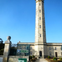 Phare, vélo et baleines Phare, vélo et baleines • <a style="font-size:0.8em;" href="http://www.flickr.com/photos/97706845@N04/11399756195/" target="_blank">View on Flickr</a>